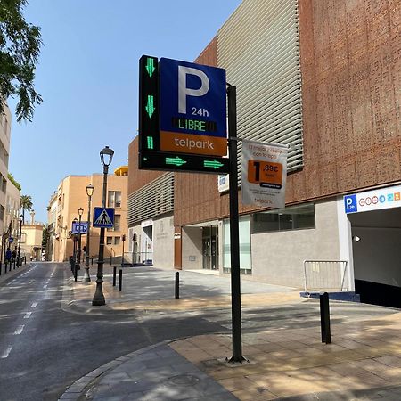 Apartamento Con Parking Gratis En El Centro, 2 Dormitorios Almería Exterior photo