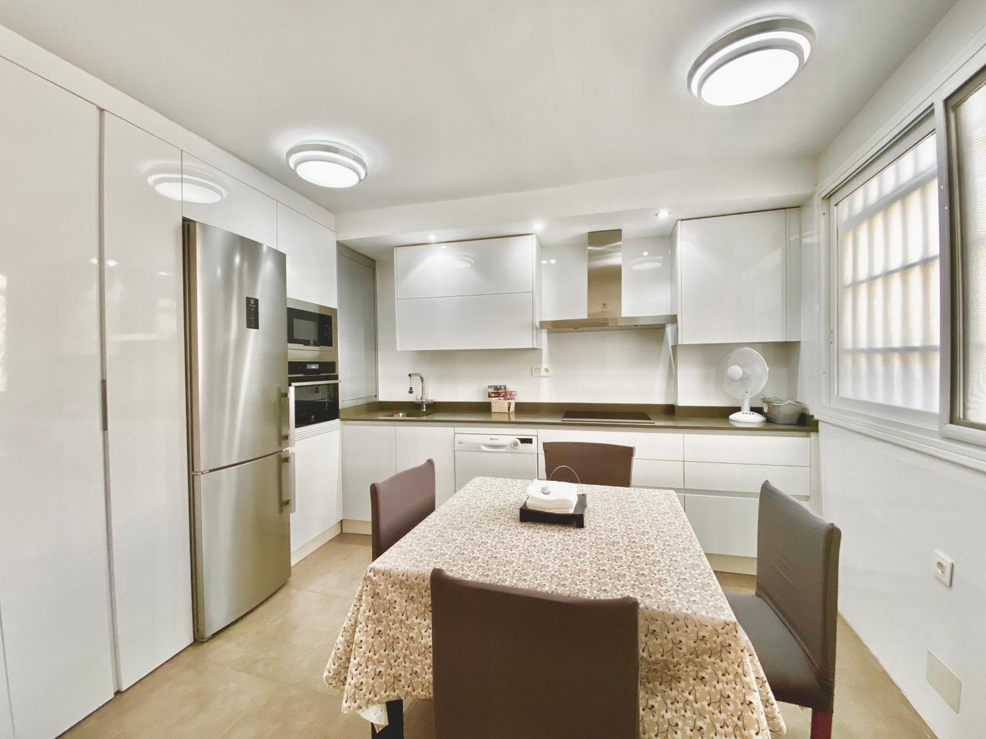 Apartamento Con Parking Gratis En El Centro, 2 Dormitorios Almería Exterior photo